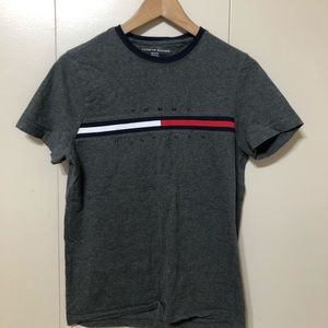 Tommy Hilfiger Essential Flag Logo T-Shirt